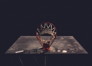 开云体育中国-德甲争冠战焦点战，中国资本如何碾压马赛模式，重塑欧洲足球格局