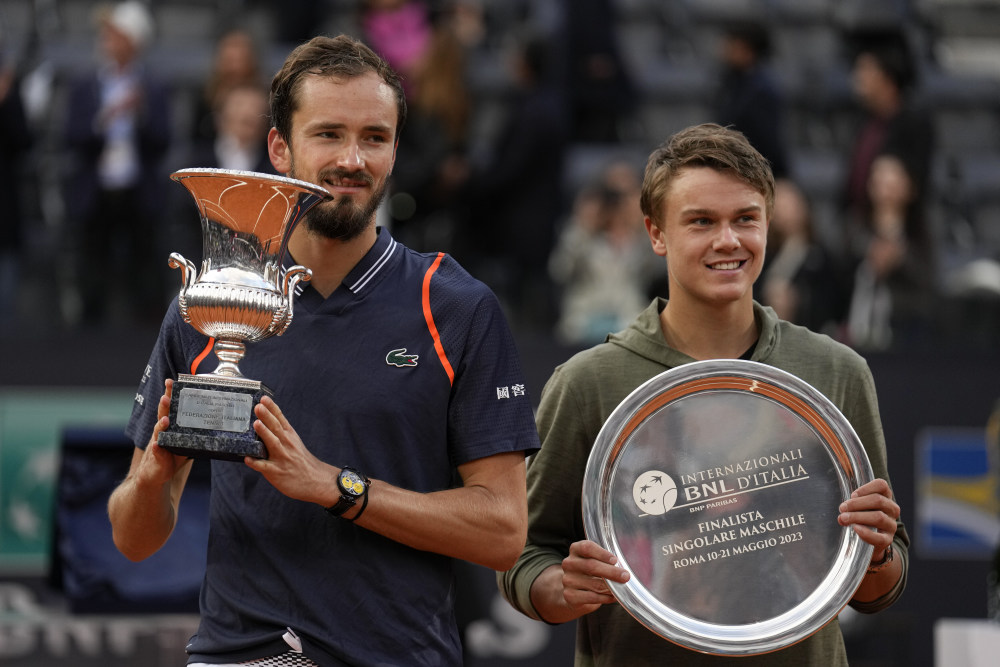 法国网球队碾压意大利网球队,梅德韦杰夫送出助攻的简单介绍 法国网球队碾压意大利网球队,梅德韦杰夫送出助攻的简单介绍