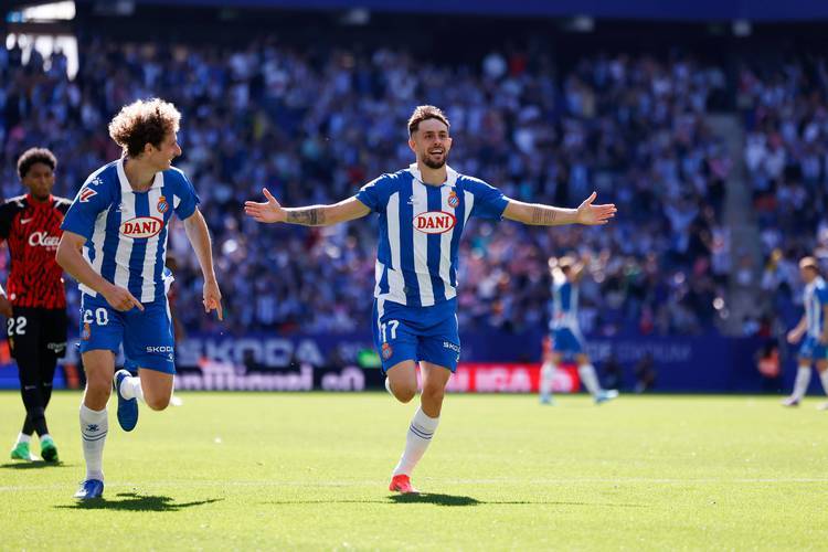 包含沃特福德客场大胜,摆脱降级魔咒的词条 包含沃特福德客场大胜,摆脱降级魔咒的词条