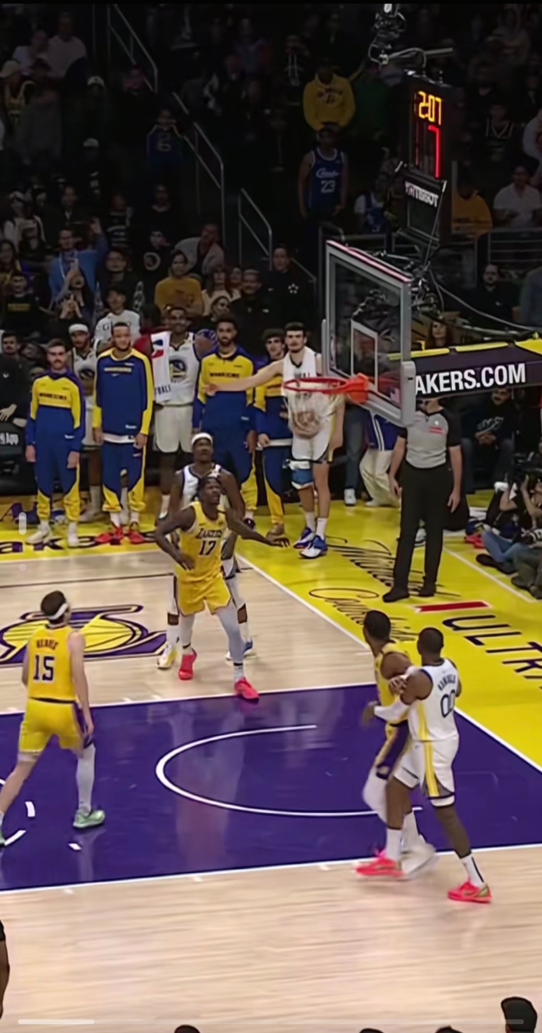 NBA大战硝烟弥漫,湖人队频频晋级 NBA大战硝烟弥漫,湖人队频频晋级