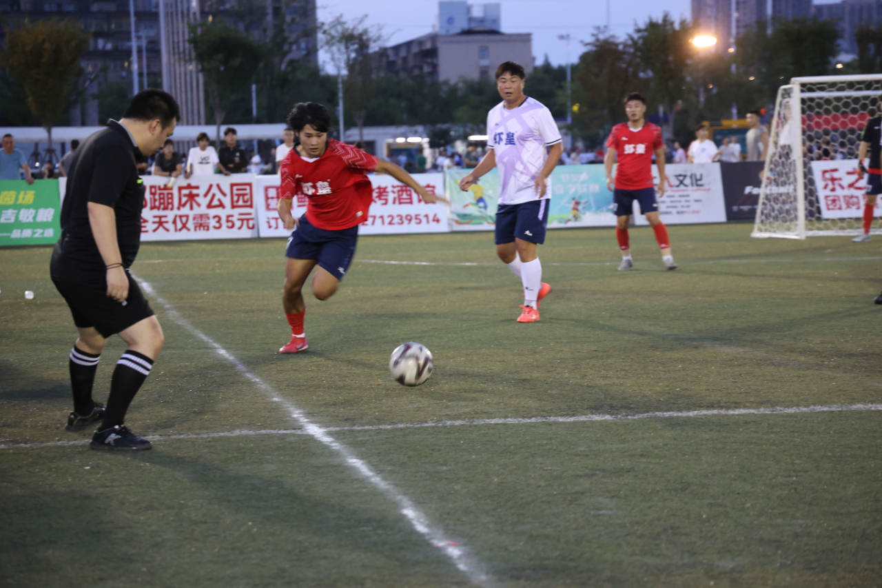 包含国内顶尖足球联赛擂响战鼓,球员们全力争夺胜利的词条 包含国内顶尖足球联赛擂响战鼓,球员们全力争夺胜利的词条