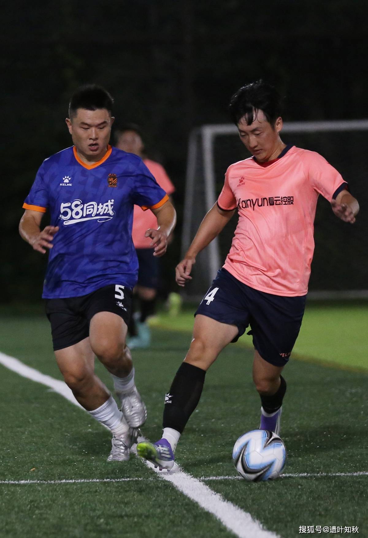 精英足球联赛的角逐激动人心的简单介绍