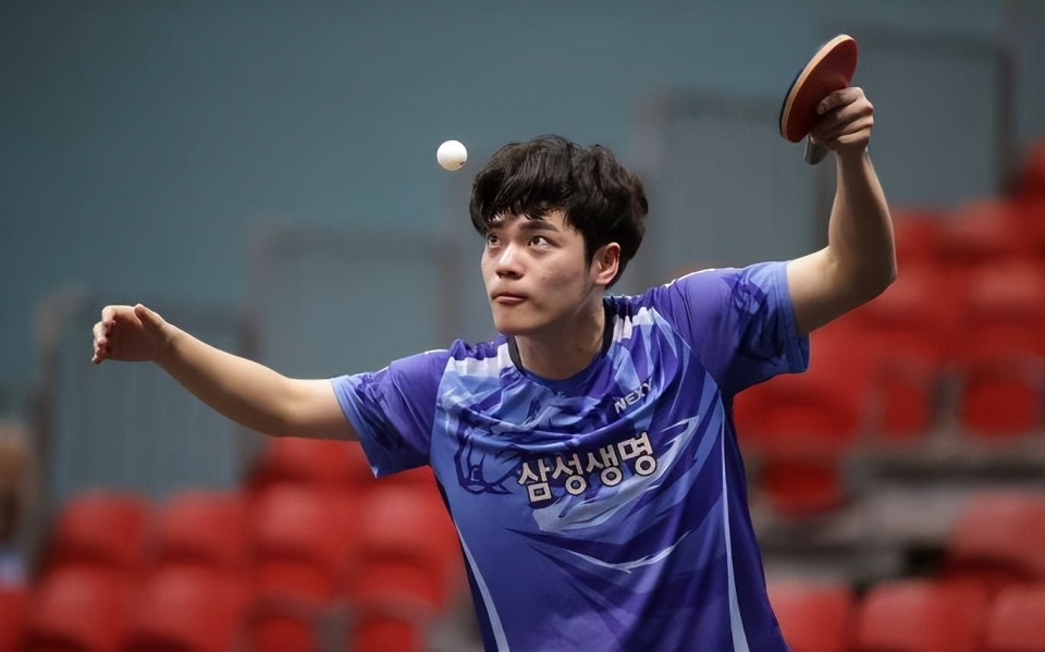 英格兰队完胜韩国队，林高远点燃赛场