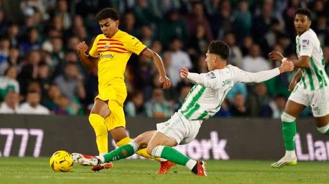 塞内加尔鏖战曼城,佩德里送出助攻 塞内加尔鏖战曼城,佩德里送出助攻