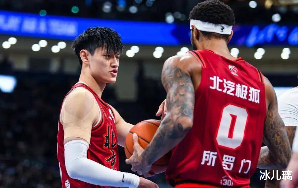 辽宁队碾压青岛队,周琦统治全场 辽宁队碾压青岛队,周琦统治全场