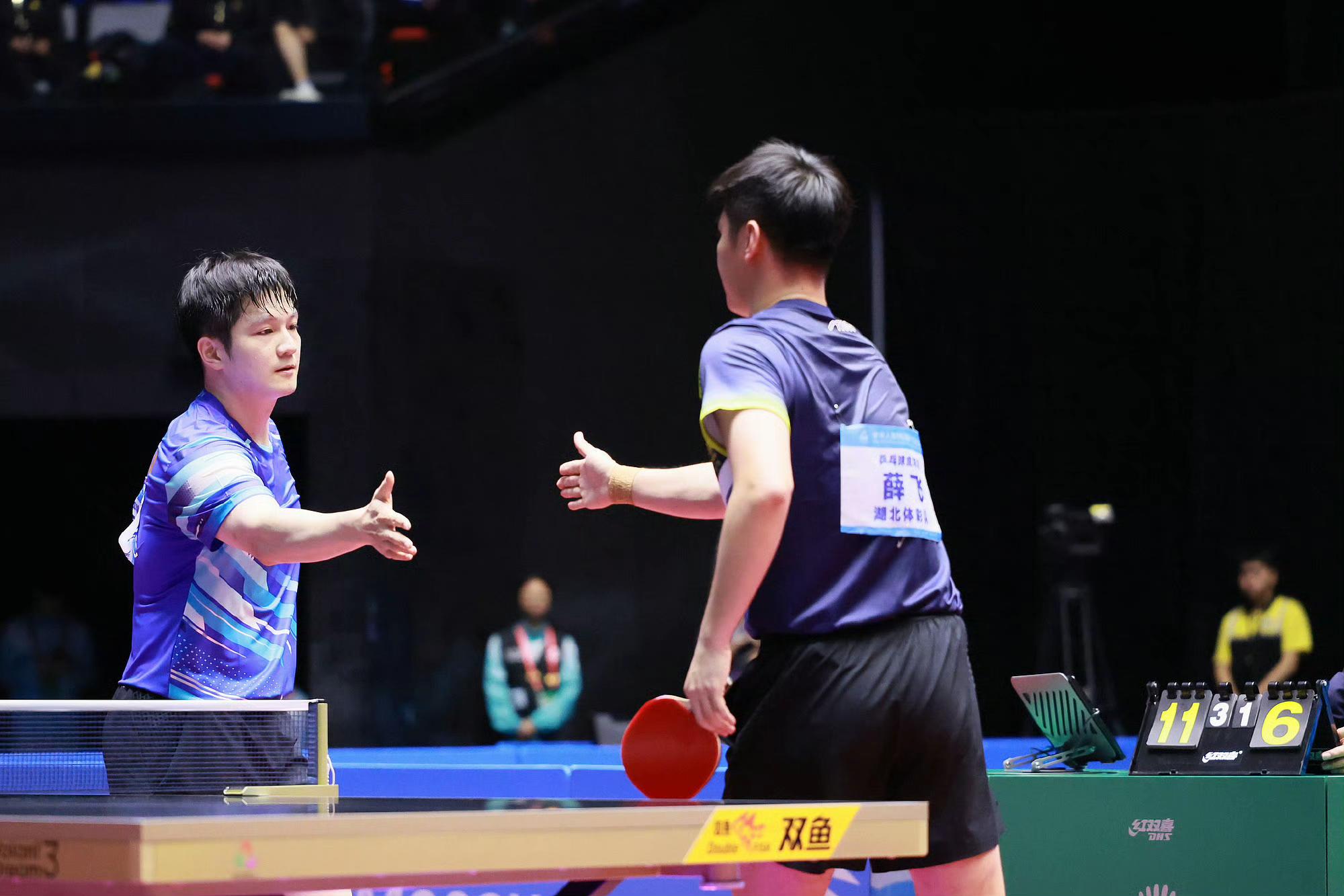 英国乒乓球队鏖战日本乒乓球队,樊振东送出助攻的简单介绍 英国乒乓球队鏖战日本乒乓球队,樊振东送出助攻的简单介绍